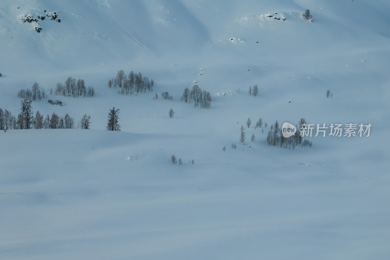 新疆北疆阿勒泰禾木冬季雪景童话世界航拍