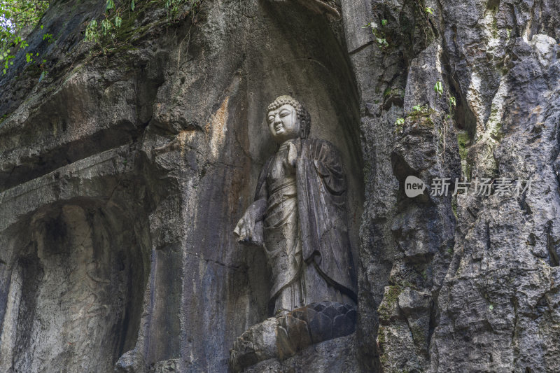 杭州西湖飞来峰塑像一线天风景