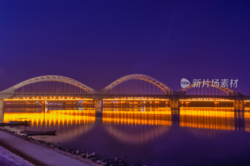 哈尔滨松花江铁桥城市夜景灯光