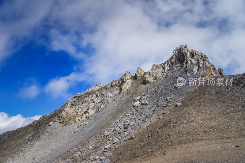 荒凉山峰山脉山脊