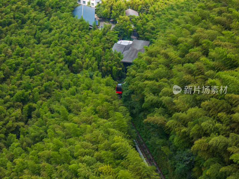 夏季航拍常州溧阳天目山南山竹海景区小火车