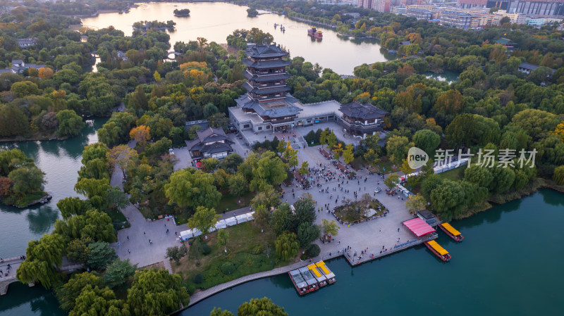 山东济南大明湖夜景航拍灯光