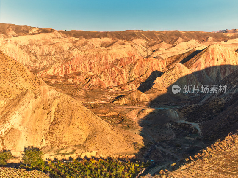 新疆百里丹霞风景区