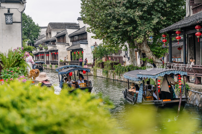 南浔古镇传统建筑景区江南水乡游船