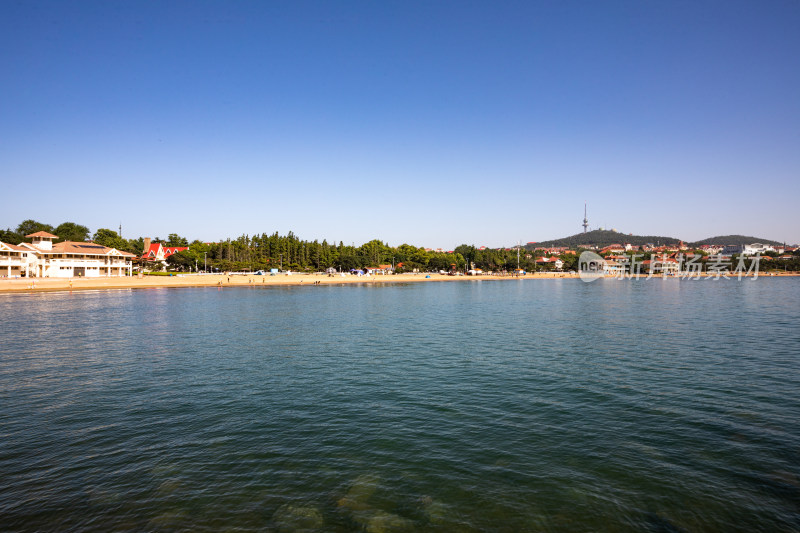 山东青岛第三海水浴场海滨海岸海滩海天景观