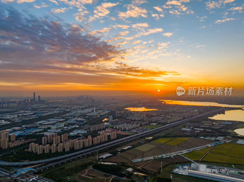 航拍苏州阳澄湖城市自然风光落日黄昏夕阳