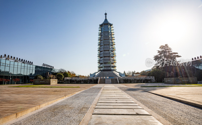 南京大报恩寺现代风格宝塔与石阶景观