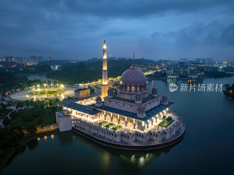 马来西亚布城粉色水上清真寺建筑景观航拍