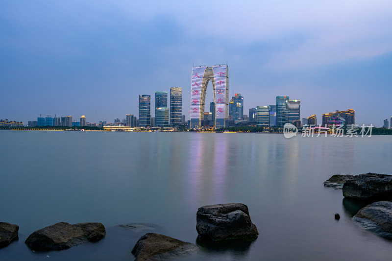 苏州城市天际线湖景风光