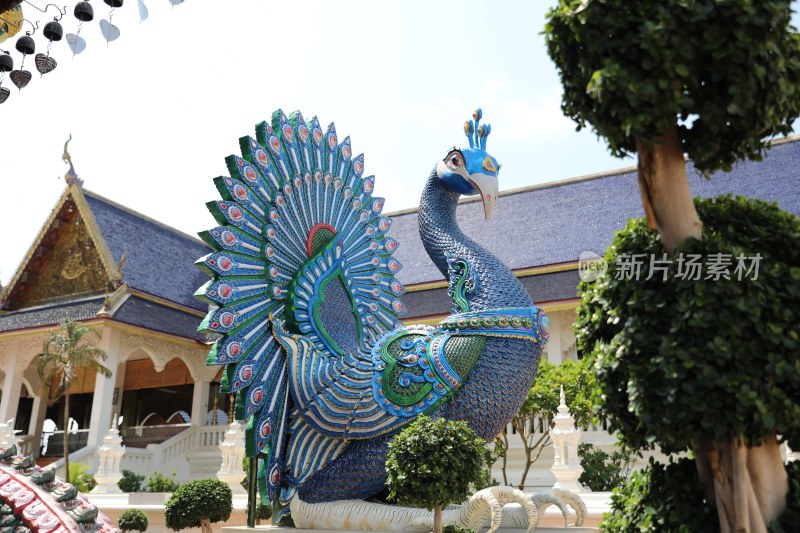 泰国清迈蓝庙的动物雕塑