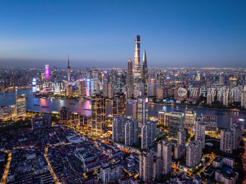 航拍上海黄浦江陆家嘴CBD夜景