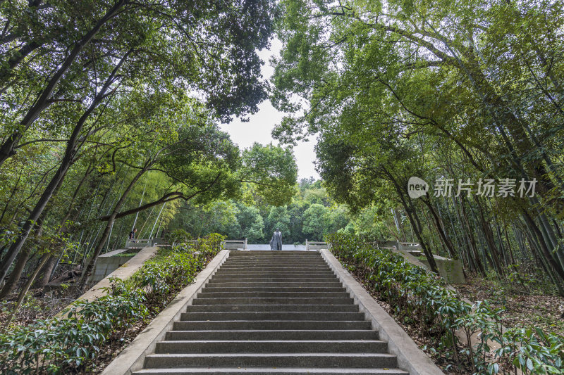 武汉江夏区熊廷弼公园项英广场风景