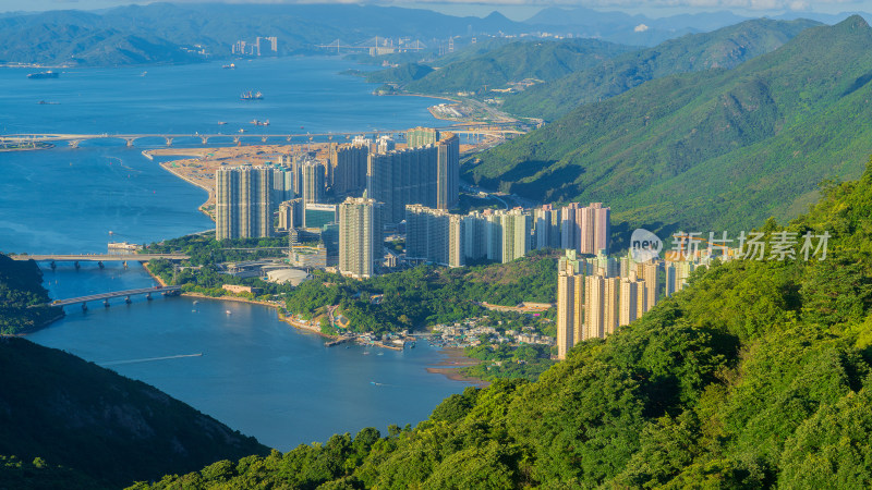 香港离岛大屿山海洋风光城市天际线