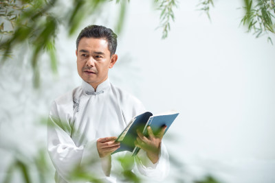 复古中老年男人