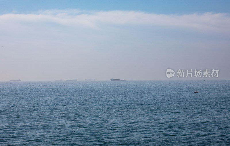 山东青岛第三海水浴场海滨海岸海滩海天景观