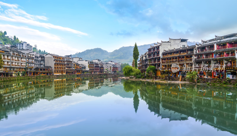 水乡古建筑临河风景