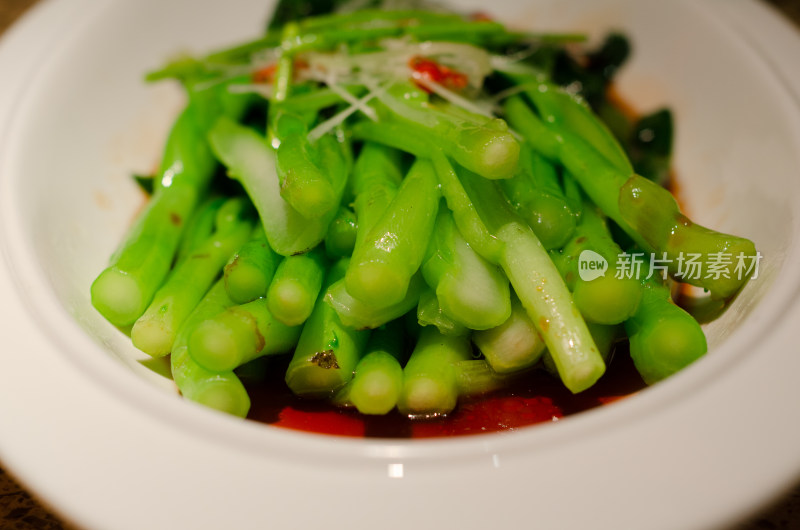 特色中餐油淋菜心