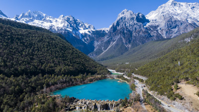 航拍云南丽江玉龙雪山蓝月谷