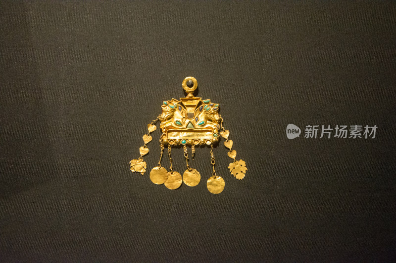 双马图案发饰