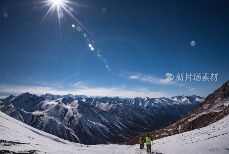 新疆天山山脉雪山山峰山脉