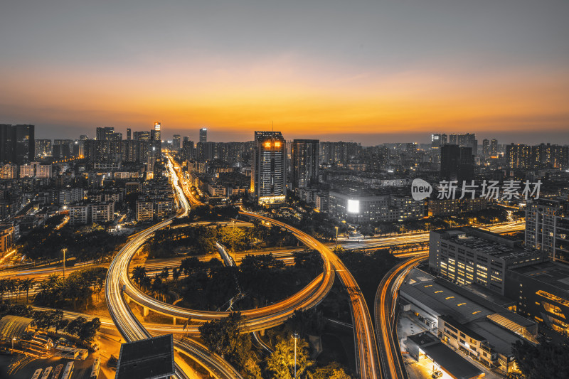 深圳宝安创业路城市黄昏交通枢纽俯瞰景象