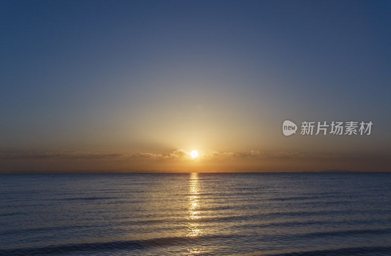 青海青海湖黑马河日出风光