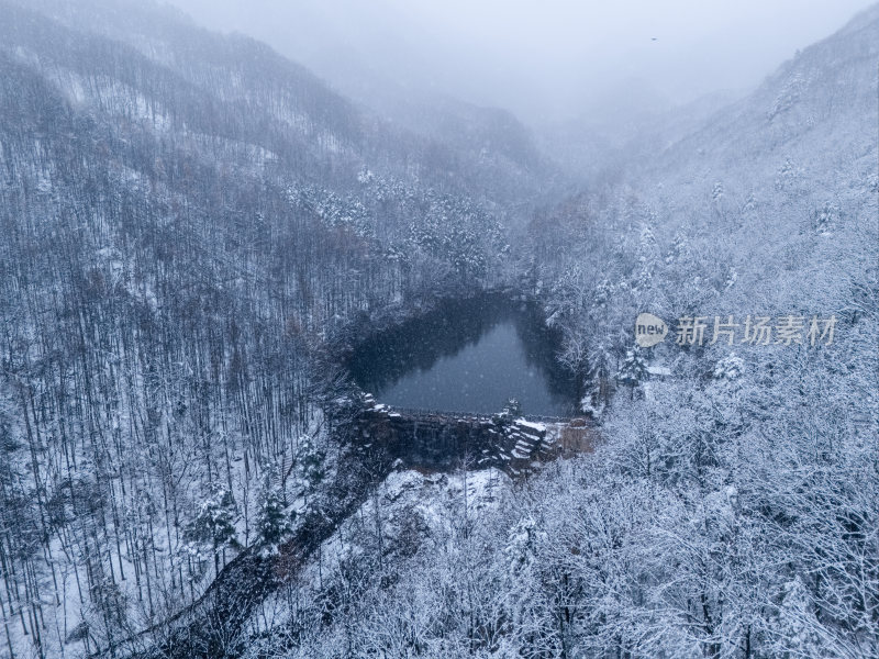 南阳老界岭冬季雪景风光