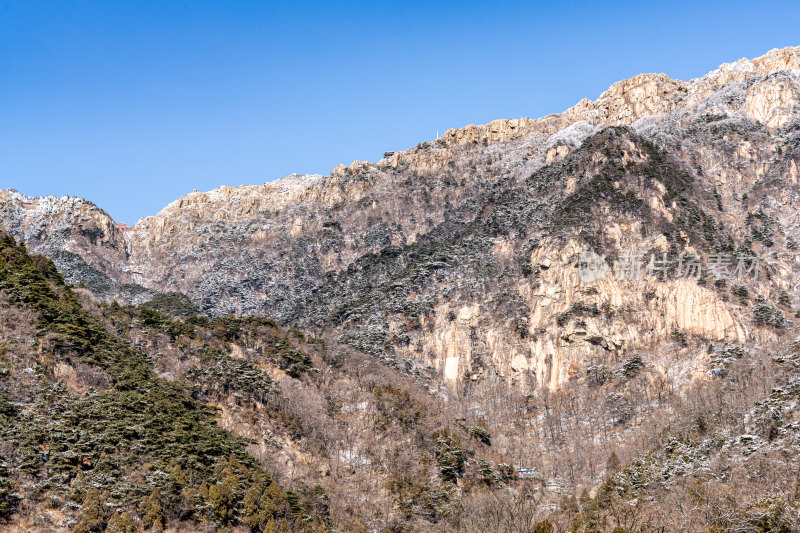 山东泰安泰山风景区雪景自然景观