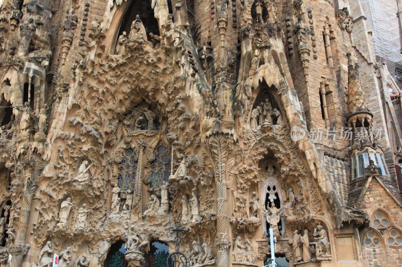 西班牙巴塞罗那圣家堂天使看得见的雕塑