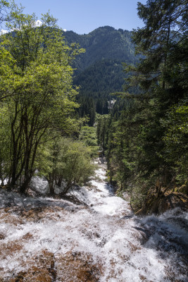 阿坝州松潘县牟尼沟景区扎嘎瀑布山水风光