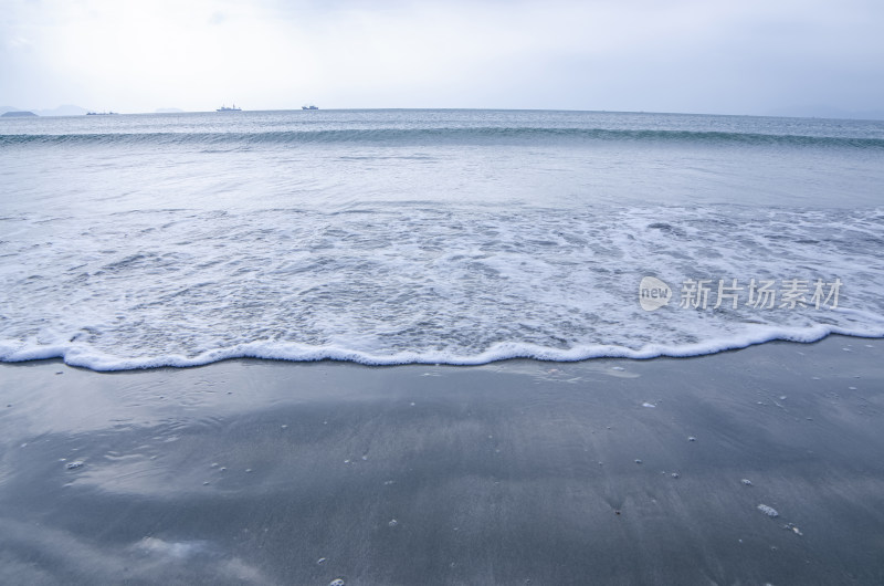 惠州双月湾旅游景区滨海沙滩海浪海景风光