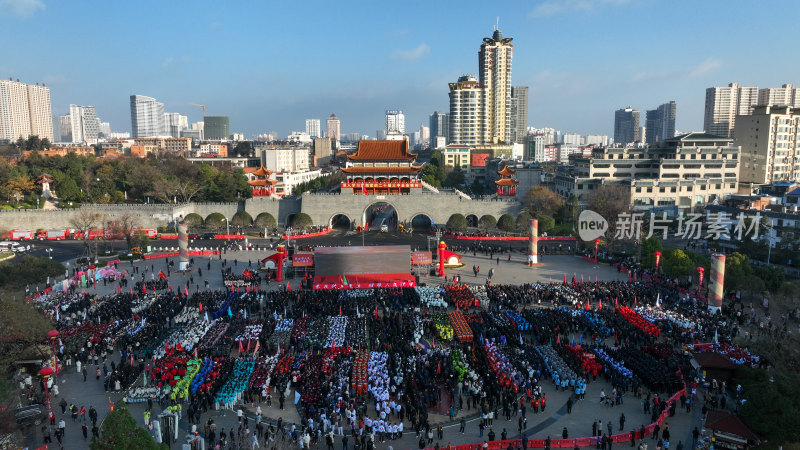 穿城跑健身活动迎接新年