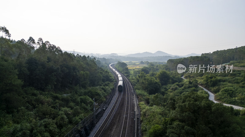 京广铁路韶关浈江茶山段自然风光