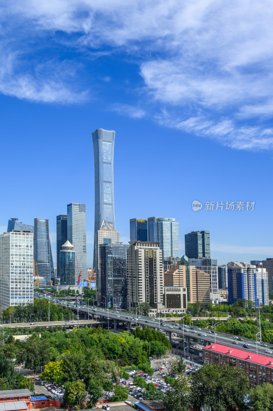 北京国贸CBD建筑群蓝天白云城市天际线