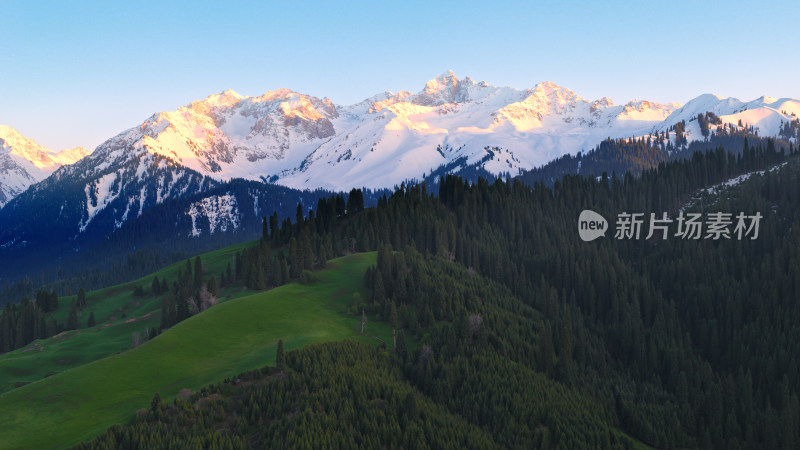 航拍草原雪山风景自然风光