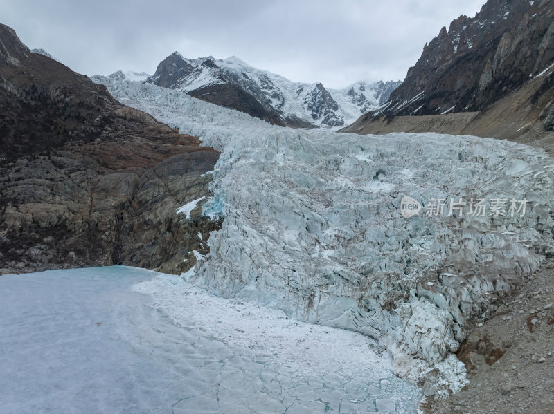 西藏那曲地区布加雪山冰川冰湖高空航拍