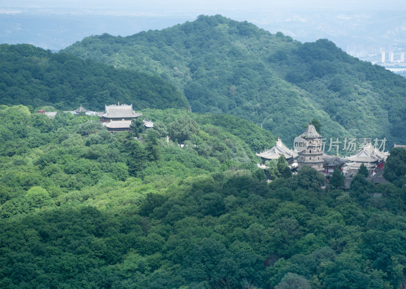 中国甘肃平凉崆峒山古建筑与自然风光