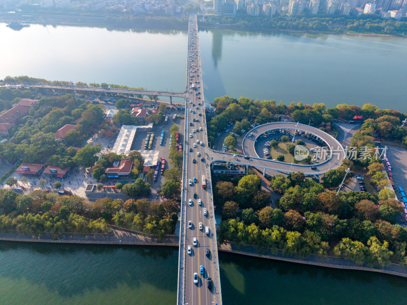 长沙橘子洲大桥交通航拍图