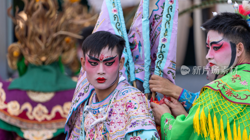 中秋节中国新疆国际大巴扎的特色节目表演