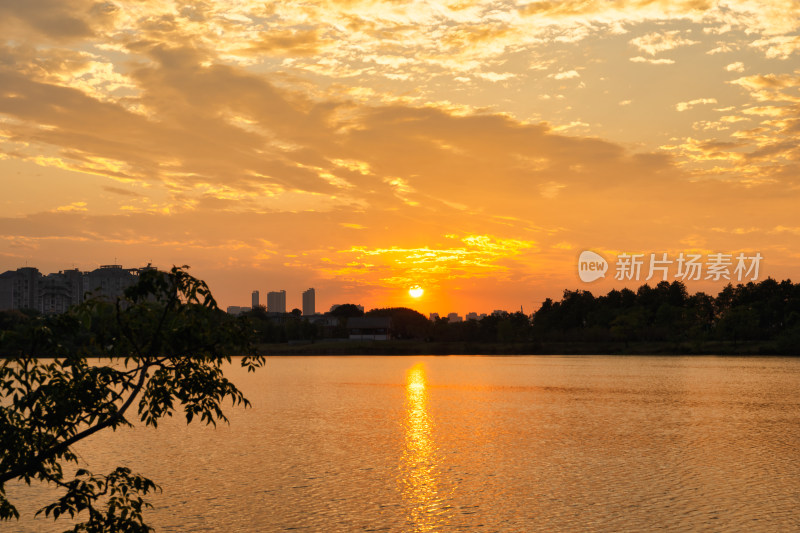 湖北武汉金银湖夕阳景色