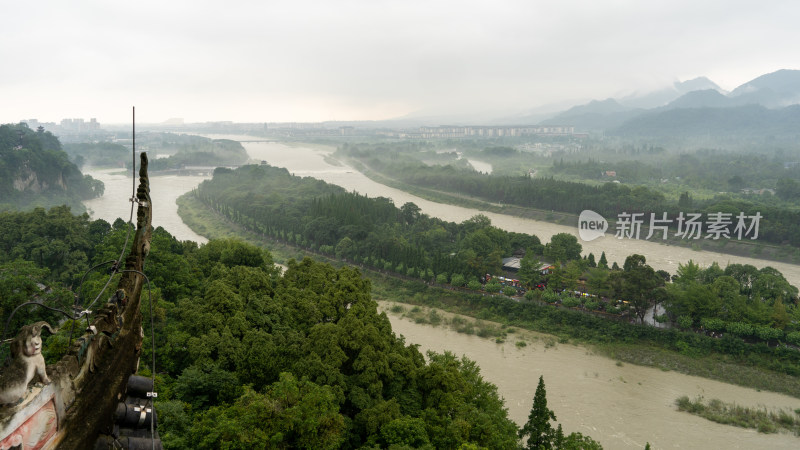 成都都江堰景区雨季的风景及游客