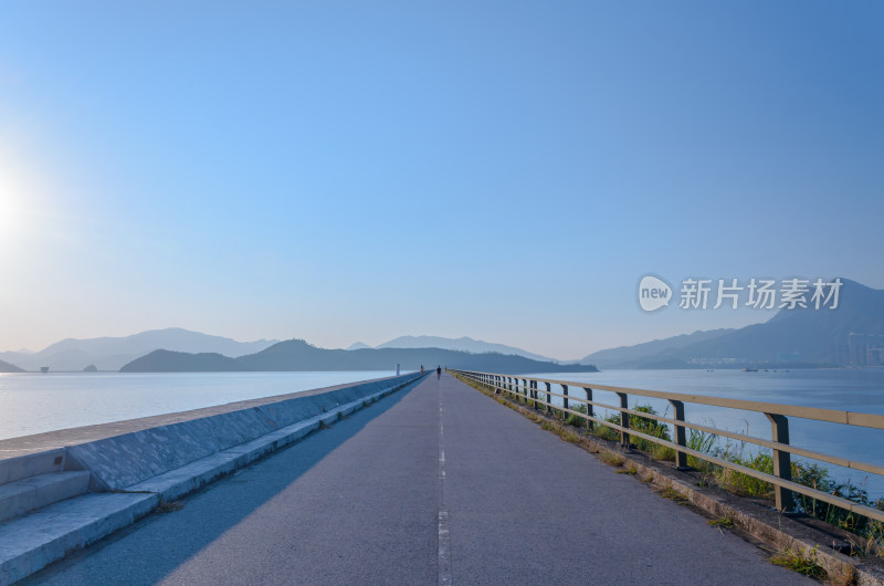 香港大埔大美督船湾淡水湖水坝旅游景区