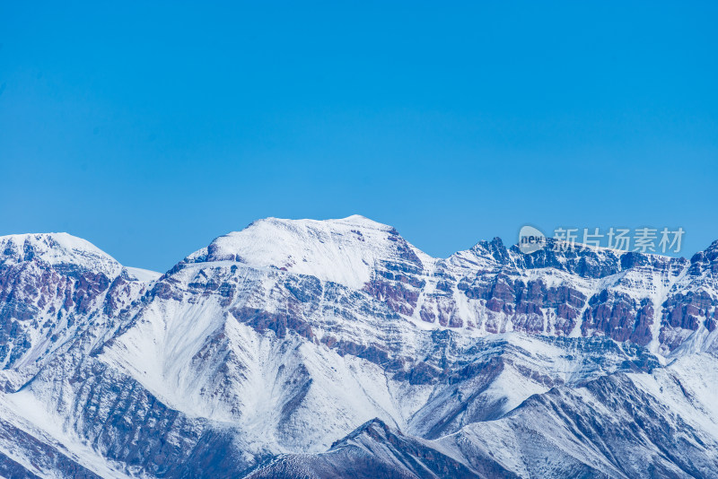 新疆雪山