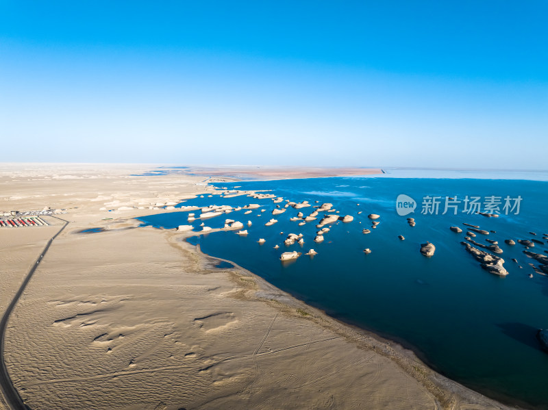 中国青海水上雅丹航拍