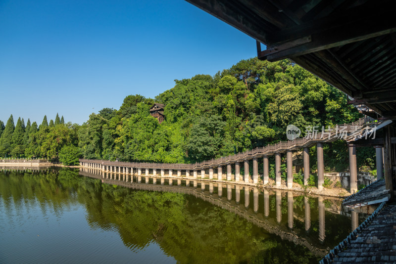 湖南长沙烈士公园跃进湖临湖栈道