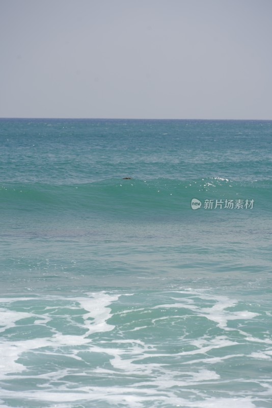 海南三亚万宁日月湾海浪