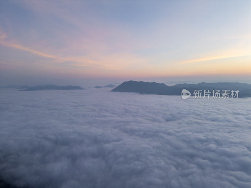 航拍云海山峦