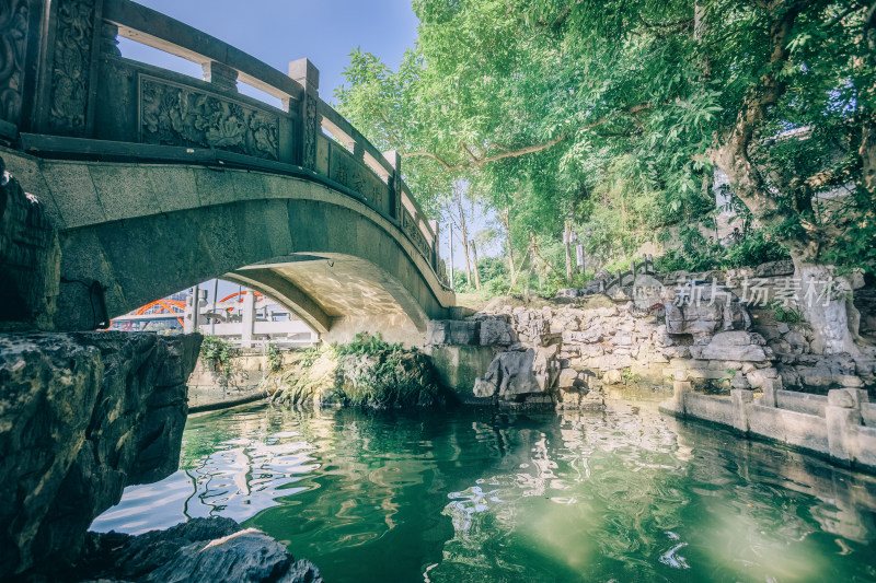 广西柳州市景点-江滨公园赵家井