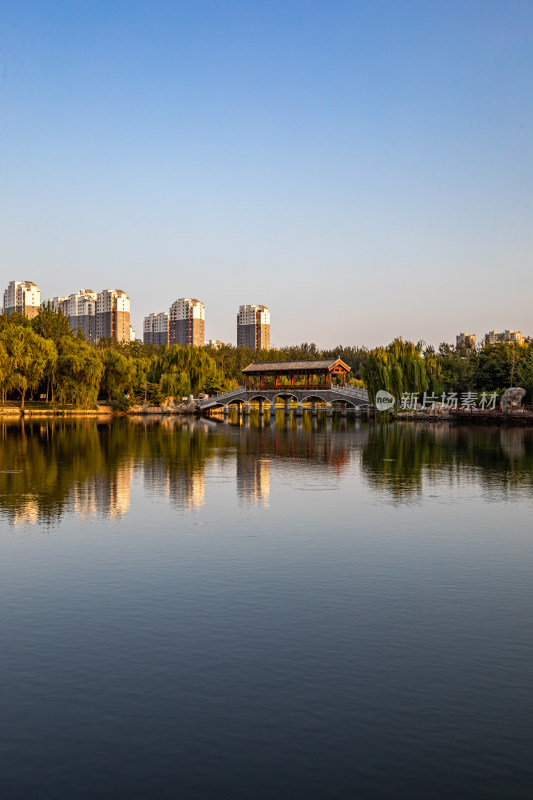 山东德州董子园风景区黄昏景点景观