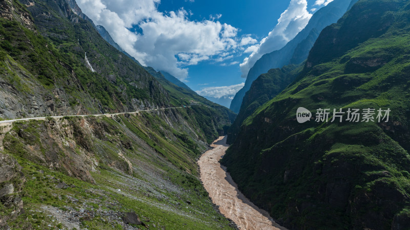 丽江虎跳峡高路徒步